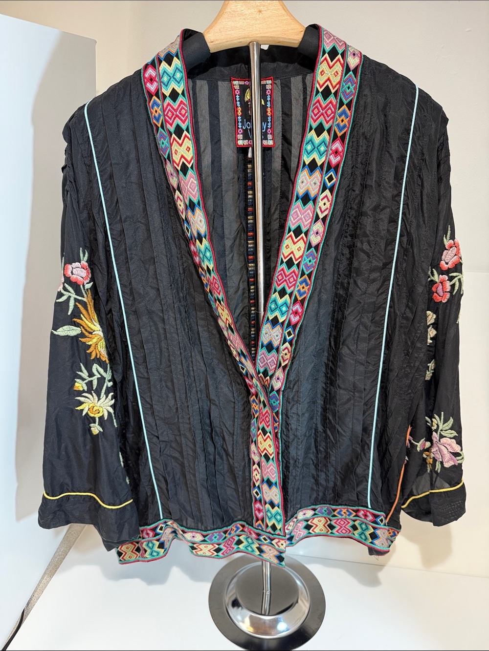 Johnny Was 100% Silk Embroidered Jacket Size M